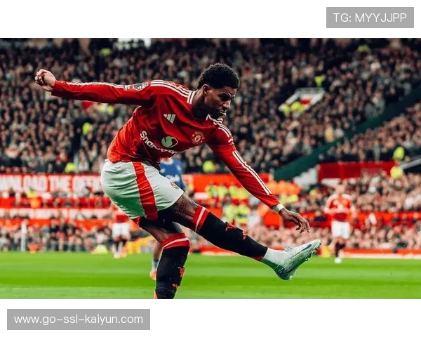 拉什福德右脚抽射破门曼联狂欢