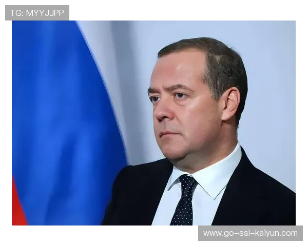 梅德韦杰夫底线防守顽强，锁定胜局，梅德韦杰夫现任什么职位